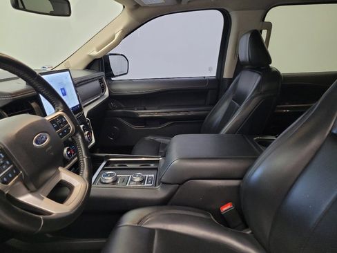 Used 2022 Ford Expedition XLT AWD/4WD image 17