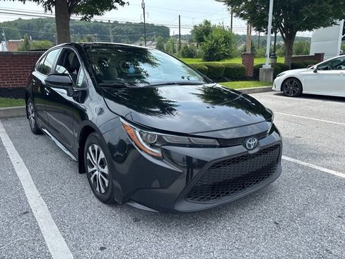 Used 2022 Toyota Corolla LE FWD image 3