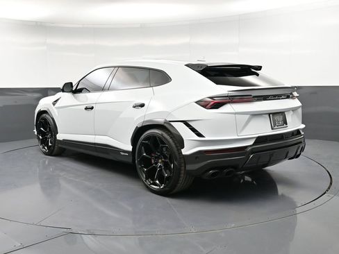 Used 2024 Lamborghini Urus Performante image 3