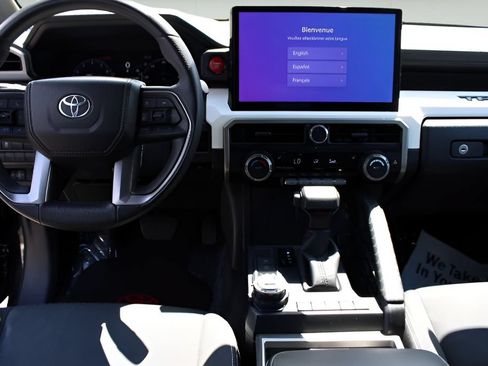 Used 2024 Toyota Tacoma TRD Off-Road AWD/4WD image 10