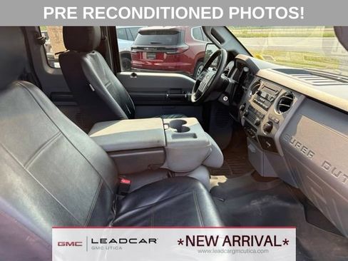 Used 2015 Ford F250 XLT w/ XLT Premium Package AWD/4WD image 13