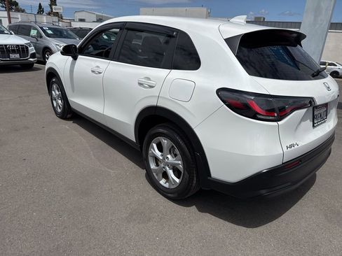 Certified 2024 Honda HR-V LX image 9