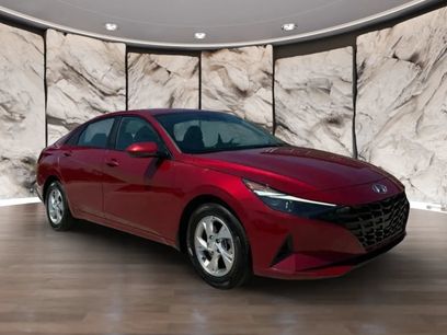 Used 2023 Hyundai Elantra SE