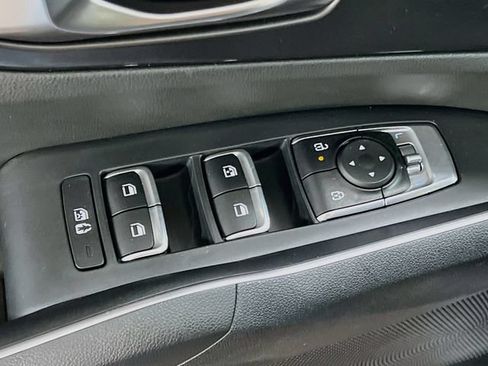 Certified 2024 Kia Sorento LX FWD image 17