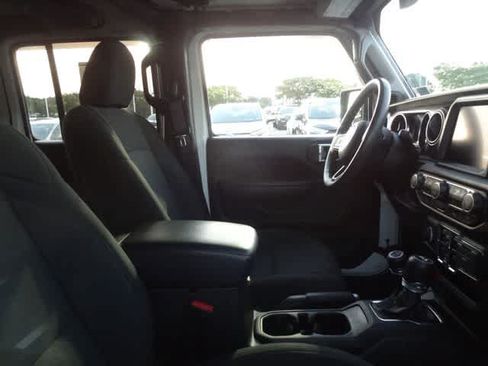 Used 2022 Jeep Wrangler Unlimited Sport AWD/4WD image 11