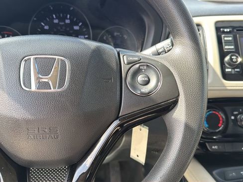 Used 2018 Honda HR-V LX image 23