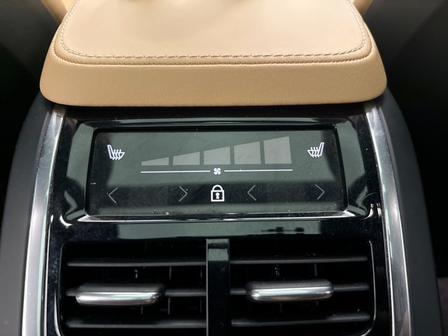 Used 2024 Volvo XC90 T8 Ultimate w/ Protection Package AWD/4WD image 21
