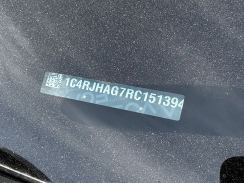 Used 2024 Jeep Grand Cherokee Altitude image 9