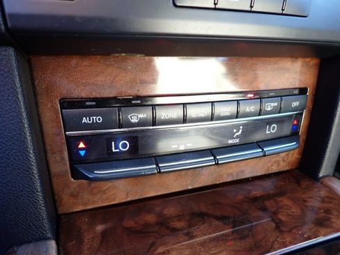 Used 2012 Mercedes-Benz E 350 4MATIC Sedan image 16