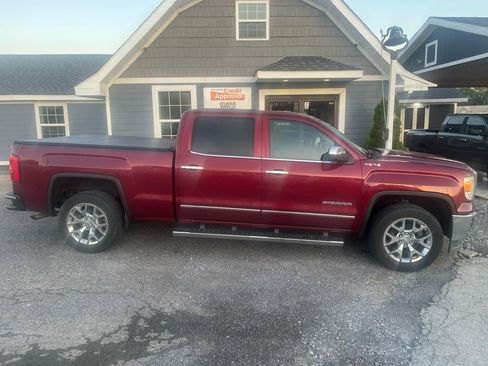 Used 2014 GMC Sierra 1500 SLT w/ SLT Crew Cab Value Package AWD/4WD image 3