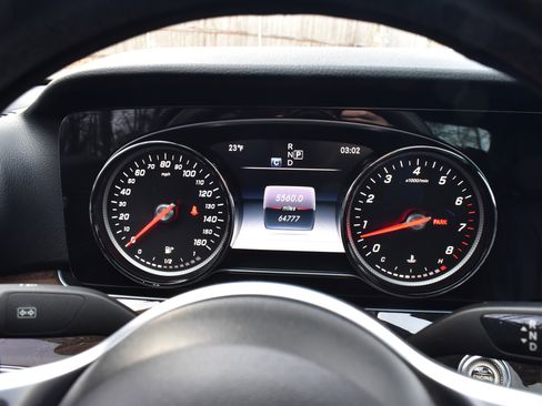 Used 2019 Mercedes-Benz E 300 image 32