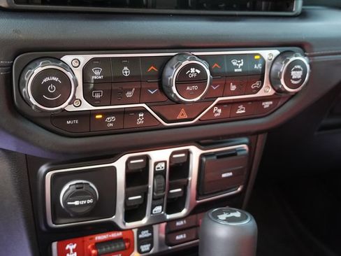 Used 2024 Jeep Wrangler Unlimited Rubicon 392 AWD/4WD image 24