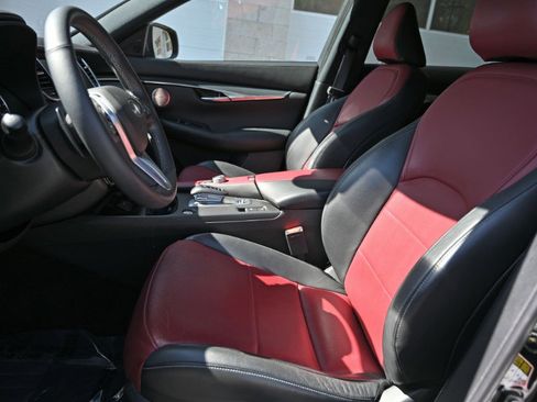 Used 2023 INFINITI QX50 Sport AWD/4WD image 4