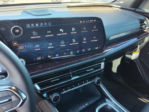 New 2026 Chevrolet Traverse Z71 w/ Enhanced Driving Package AWD/4WD image 11