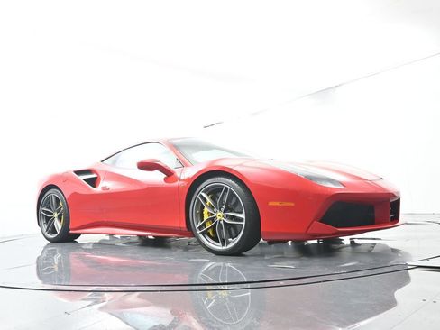 Used 2018 Ferrari 488 GTB RWD image 54