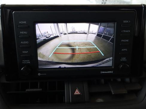 Used 2022 Toyota RAV4 LE image 26