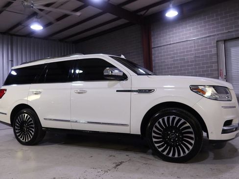 Used 2020 Lincoln Navigator Black Label w/ Cargo Convenience Package image 7