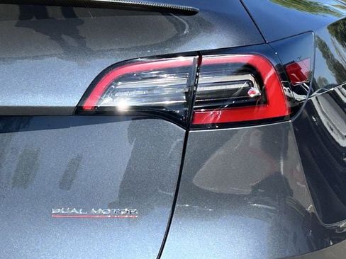 Used 2022 Tesla Model Y Performance image 7