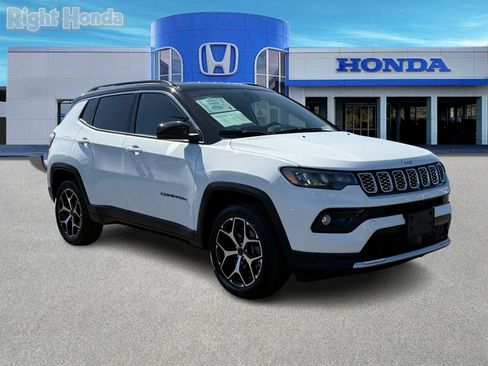 Used 2025 Jeep Compass Limited image 10