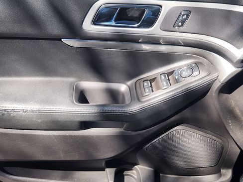 Used 2013 Ford Explorer XLT FWD image 22