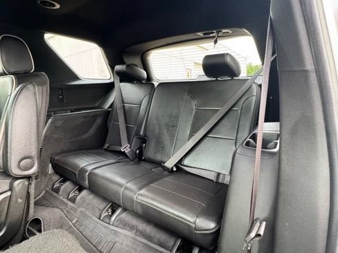 Used 2022 Chevrolet Traverse Premier w/ Redline Edition AWD/4WD image 19