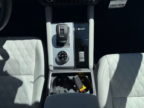 New 2025 Mitsubishi Outlander SEL AWD/4WD image 16