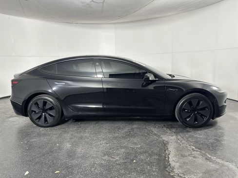 Used 2025 Tesla Model 3 Long Range RWD image 9