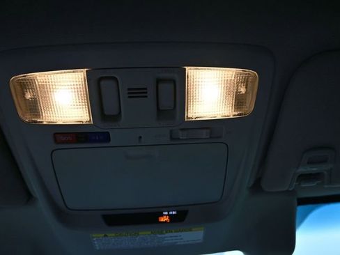 Used 2017 Subaru Outback 2.5i Limited image 37