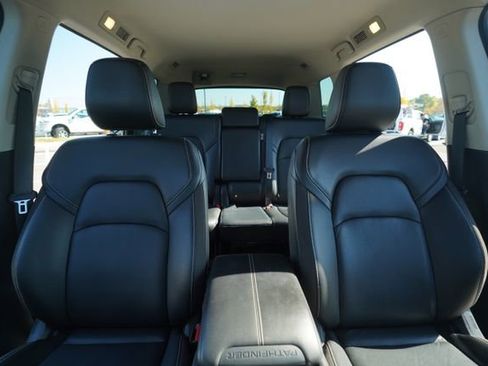 Used 2023 Nissan Pathfinder SL image 34