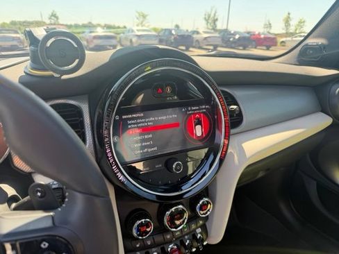 Used 2024 MINI Cooper S FWD image 7