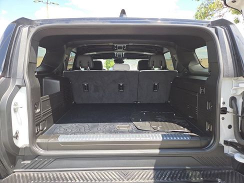 Used 2024 GMC Hummer EV 2X w/ LPO, Illumination Package AWD/4WD image 21