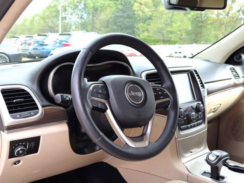 Used 2014 Jeep Grand Cherokee Limited w/ Trailer Tow Group IV image 16