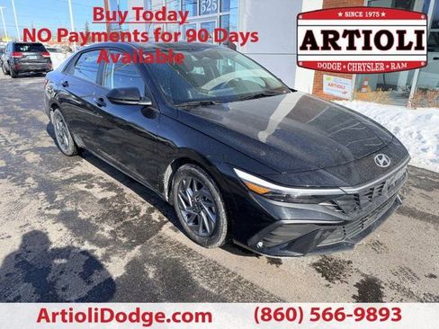 Used 2024 Hyundai Elantra SEL image 1