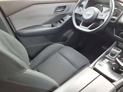 Used 2023 Nissan Rogue S image 9