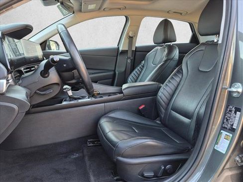 Used 2024 Hyundai Elantra Limited FWD image 16