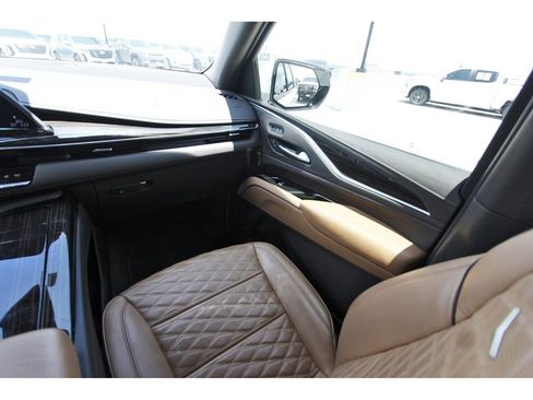 Used 2023 Cadillac Escalade ESV Sport w/ LPO, ONYX Package RWD image 10