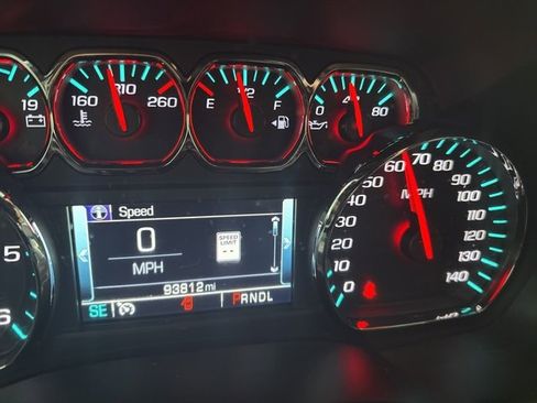 Used 2020 Chevrolet Suburban LT image 10