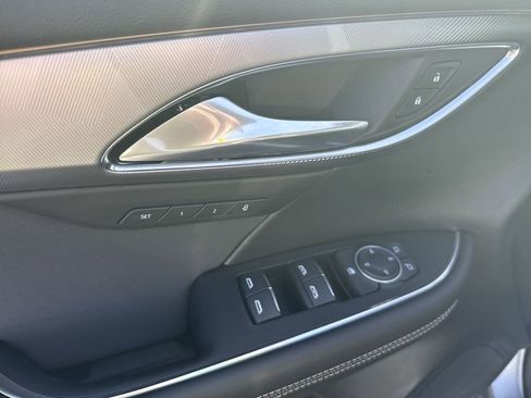 Certified 2025 Buick Envision Sport Touring image 30