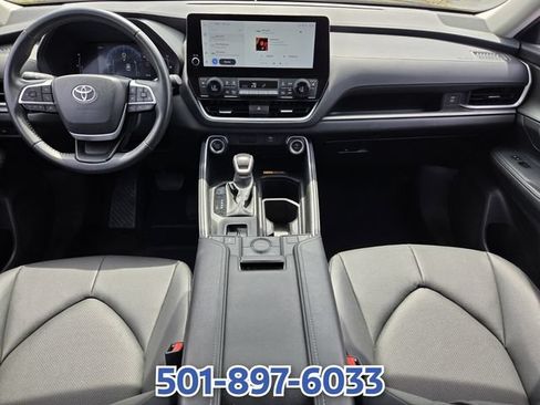 Used 2025 Toyota Grand Highlander AWD image 12
