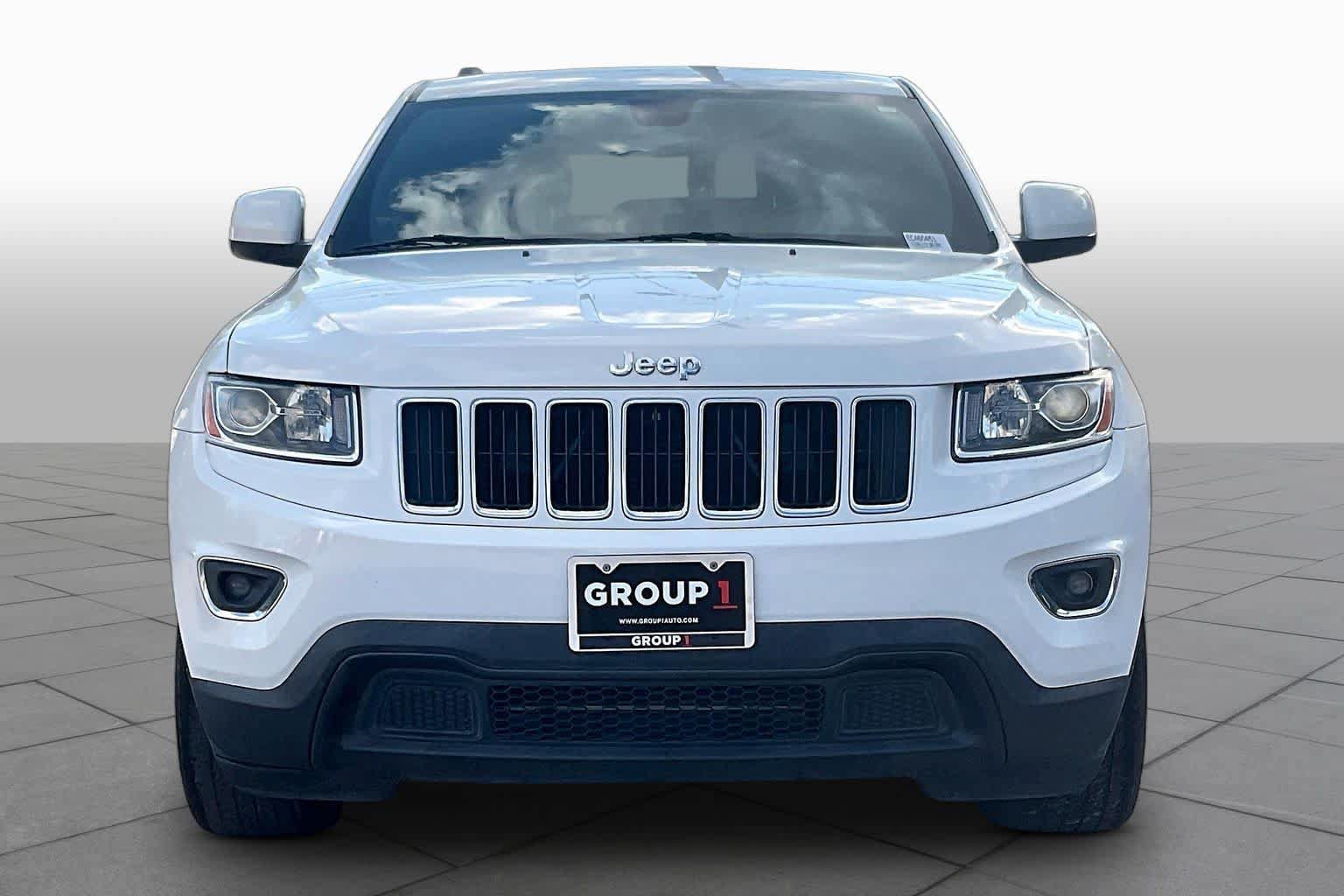 Used 2014 Jeep Grand Cherokee Laredo w/ 18" Wheel & 8.4" Radio Group RWD image 4