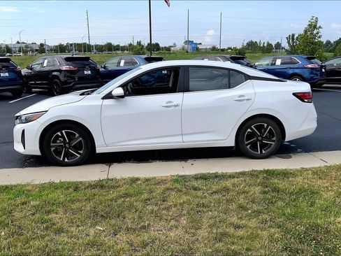 Used 2024 Nissan Sentra SV FWD image 12