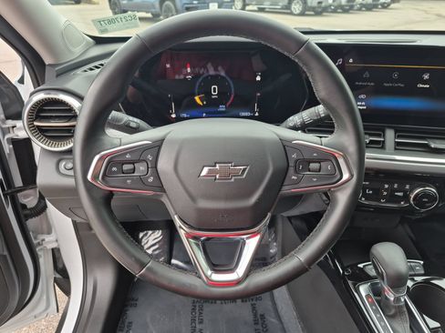 Certified 2025 Chevrolet Trax ACTIV w/ Driver Confidence Package FWD image 12