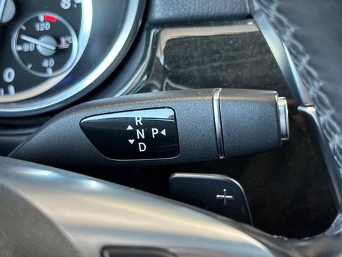 Used 2015 Mercedes-Benz GL 550 4MATIC image 27