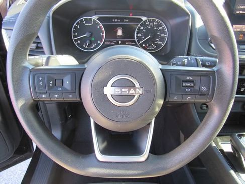 Used 2024 Nissan Rogue S AWD/4WD image 29