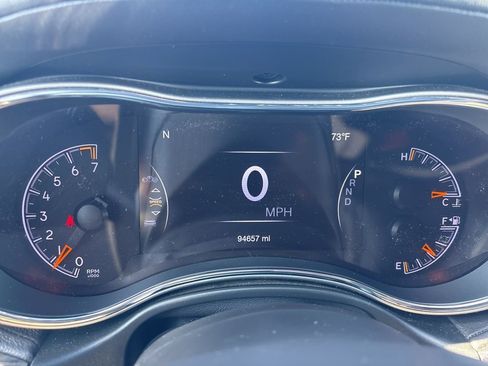 Used 2020 Jeep Grand Cherokee Overland AWD/4WD image 12