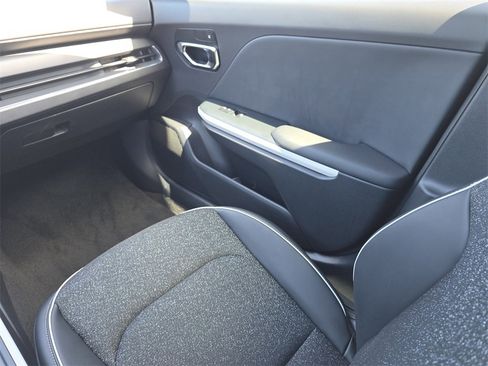 New 2025 Kia K4 GT-Line w/ GT-Line Sunroof Package image 18