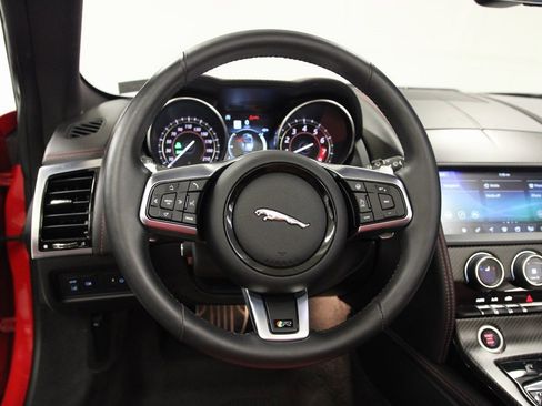 Used 2020 Jaguar F-TYPE R image 15