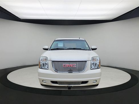 Used 2012 GMC Yukon Denali image 2