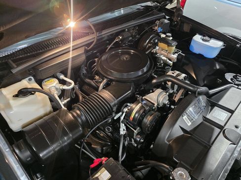 Used 1990 Chevrolet Silverado 1500 2WD Regular Cab image 49