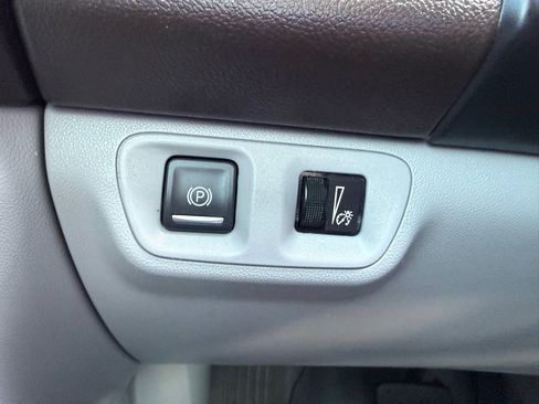 Used 2021 GMC Acadia SLT image 28